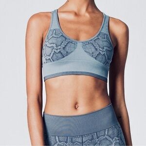 Women's luxury Varley Blue Sports Bra Sz S
